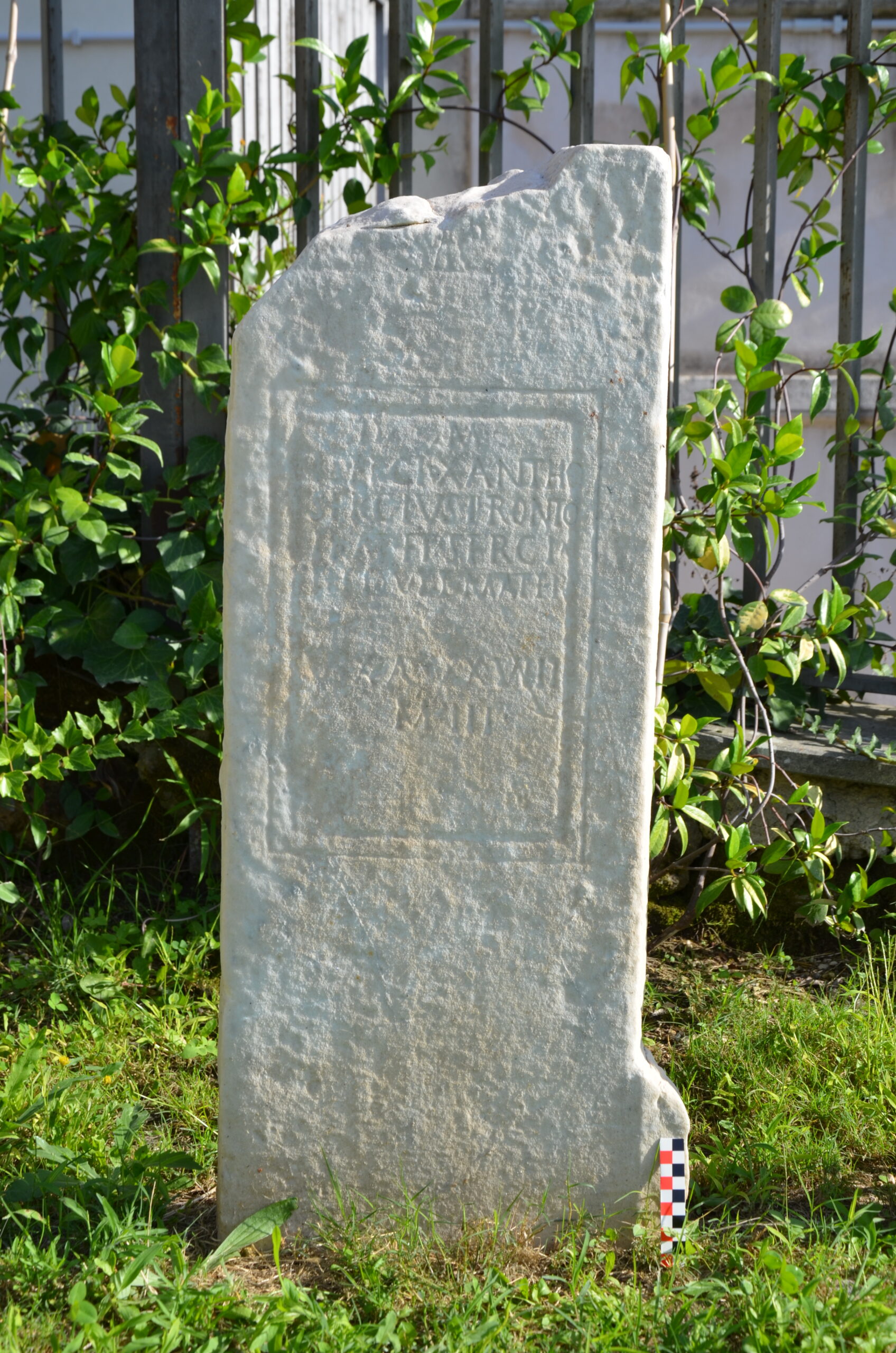 Stele di marmo di Sergio Xantho